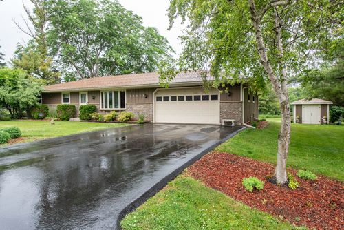 38689 N Boulevard View Ave, Wadsworth, IL, 60083-8620 | Card Image