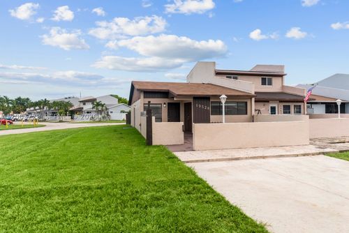 19528-19528 Nw 55th Circle Pl, Miami Gardens, FL, 33055-1623 | Card Image