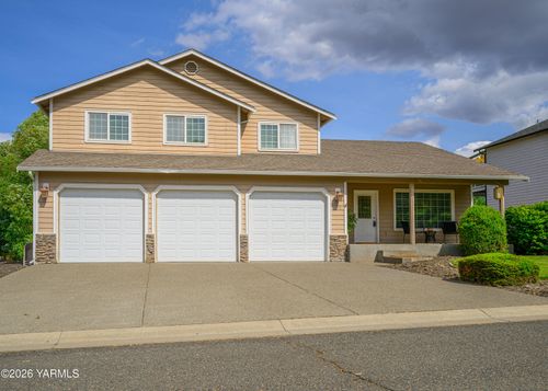115 Lyle Loop, Selah, WA, 98942 | Card Image