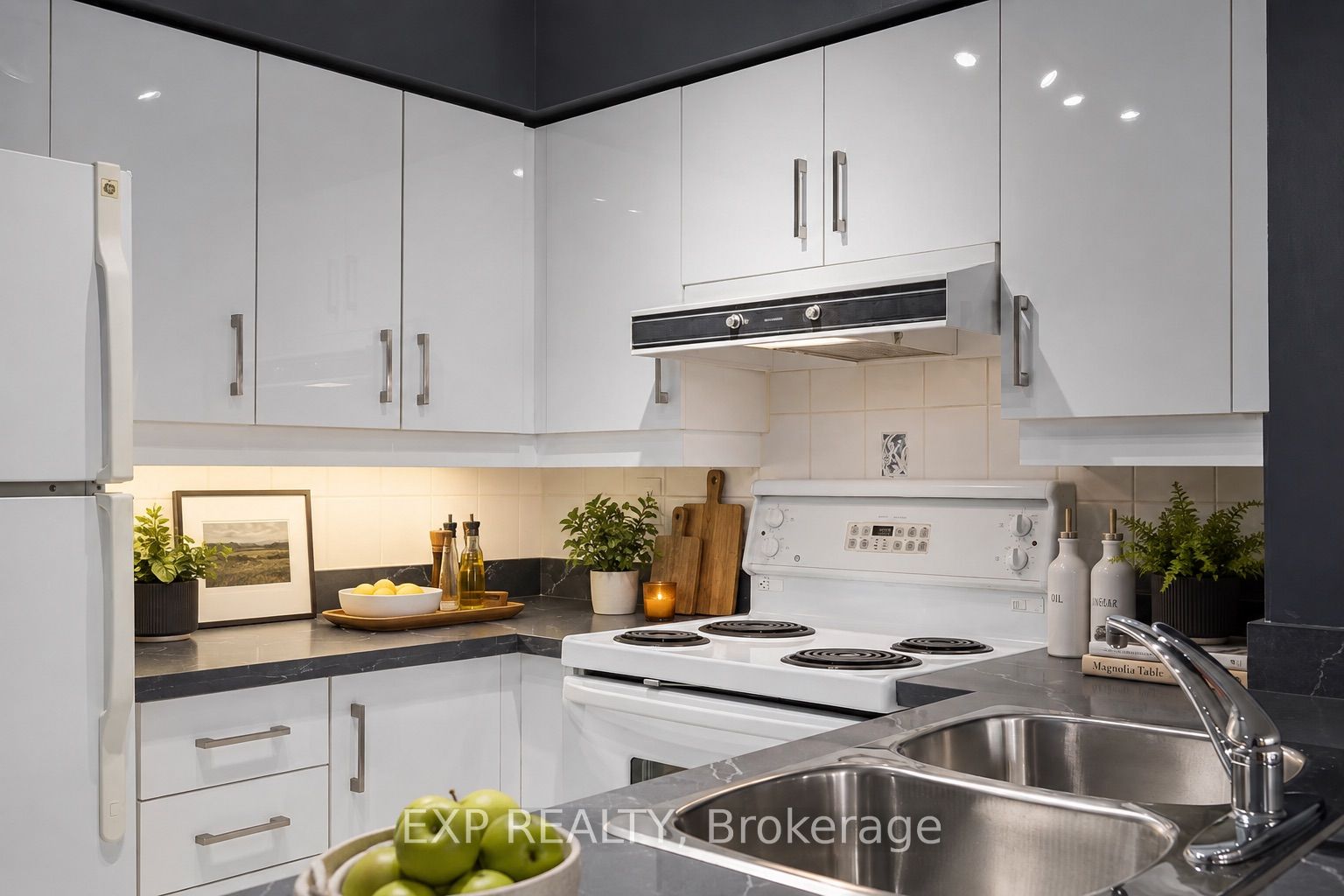 Residential Lease in Toronto C15 4