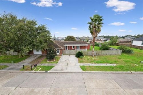 8320 Sabre Dr, Chalmette, LA, 70043-1134 | Card Image