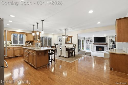 1172 Buckingham Rd, Haslett, MI, 48840-9729 | Card Image