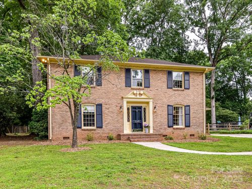 1049 Regency Dr, Charlotte, NC, 28211-4778 | Card Image