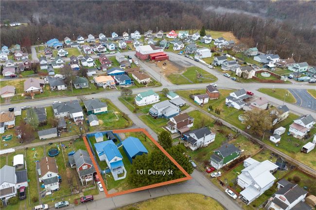 101 Denny St, House other with 2 bedrooms, 1 bathrooms and 4 parking in Bobtown PA | Image 5