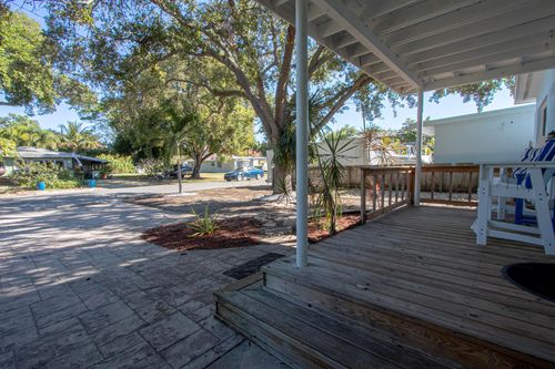 215 Ne 14th Ave, Pompano Beach, FL, 33060-6721 | Card Image