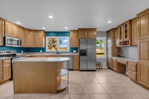 11500 30 Mile Rd, Washington Township, MI, 48095-1950 | Card Image