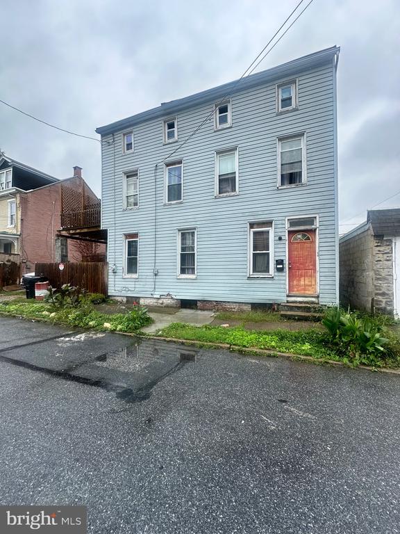 Logan St, Harrisburg, PA 17110