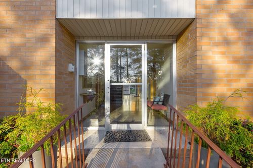 a-5-3104 N Broadway St, Knoxville, TN, 37917-3240 | Card Image