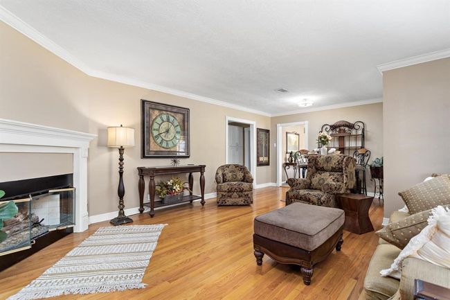 4859 Cleveland Ave, House other with 4 bedrooms, 3 bathrooms and 4 parking in Groves TX | Image 8