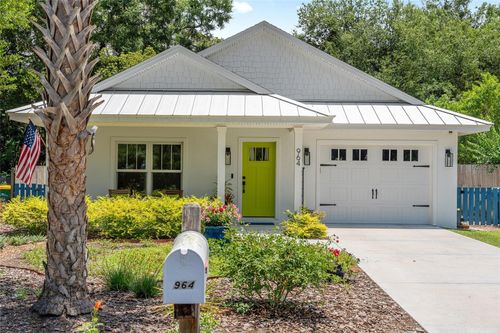 964 N Grandview Street, Mount Dora, FL, 32757 | Card Image