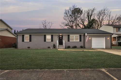 2104 Hollins Ct, Chesapeake, VA, 23320-2510 | Card Image