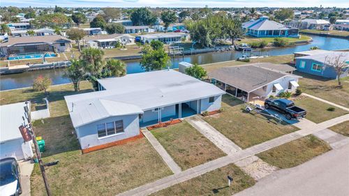 127 Godfrey Ave Ne, PORT CHARLOTTE, FL, 33952-9007 | Card Image