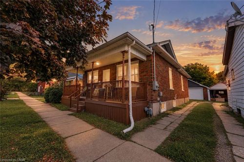 177 George St, Brantford, ON, N3T2Z2 | Card Image