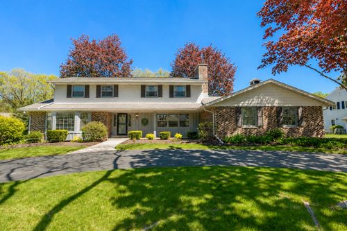 18120 Le Chateau Dr, Brookfield, WI, 53045-4962 | Card Image