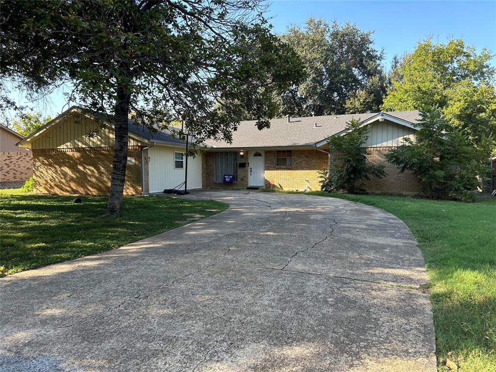 Roman Rd, Grand Prairie, TX 75050