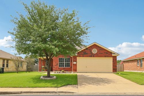 102 Thompson Trl, Bastrop, TX, 78602-3997 | Card Image