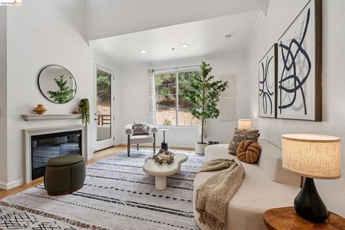 308-200 Caldecott Ln, Oakland, CA, 94618-2419 | Card Image