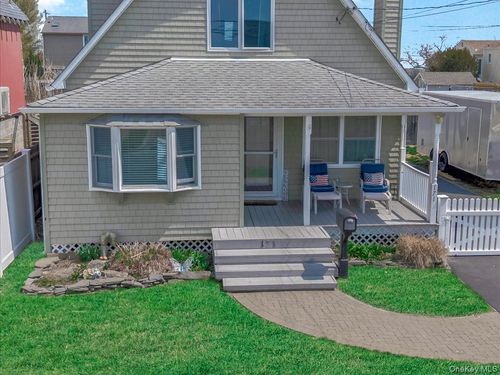 171 Annuskemunnica Road, Babylon, NY, 11702 | Card Image