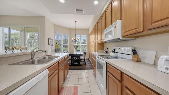 301B2 - 301 Ravinia Cir, Condo with 3 bedrooms, 2 bathrooms and null parking in VENICE FL | Image 20