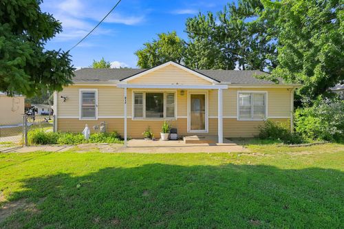 217 W Chicago Ave, Colwich, KS, 67030 | Card Image