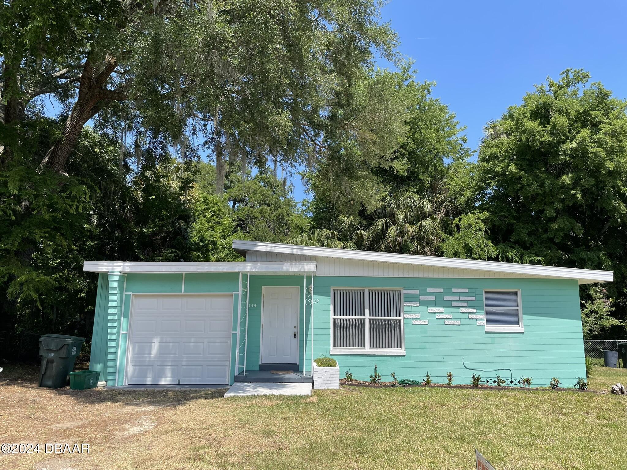Jackson Ave, Daytona Beach, FL 32114
