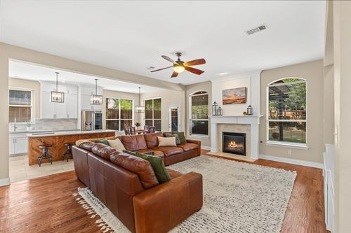 1620 Mcgreg Ln, Carrollton, TX, 75010-3238 | Card Image