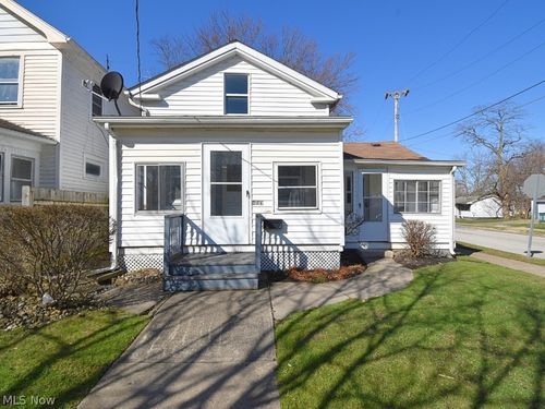 493 Elm St, Painesville, OH, 44077-4047 | Card Image