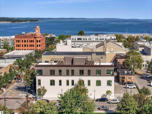 ph-a-111 E State St, Traverse City, MI, 49684-3502 | Card Image