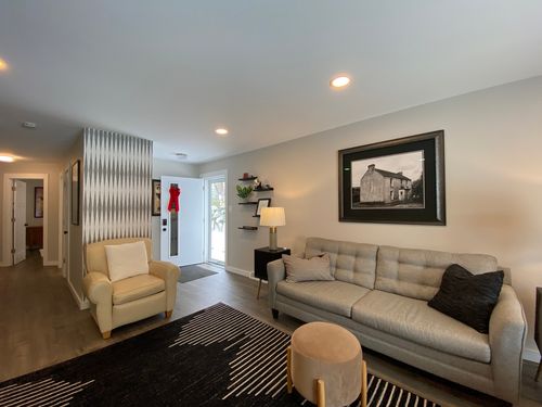 221 Nordica Ave, Glenview, IL, 60025-5015 | Card Image