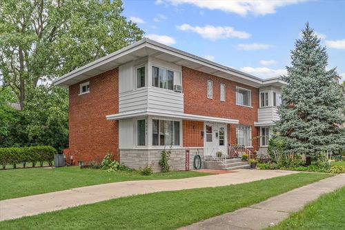 b-4836 Kirk St, Skokie, IL, 60077-3069 | Card Image