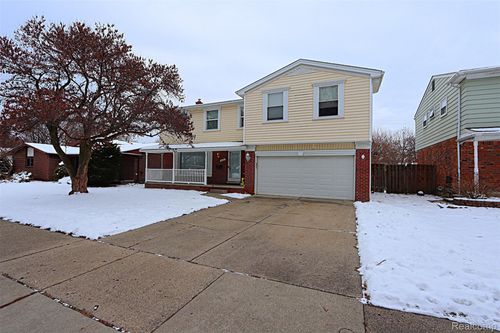 14158 Hubbard St, Livonia, MI, 48154-4160 | Card Image