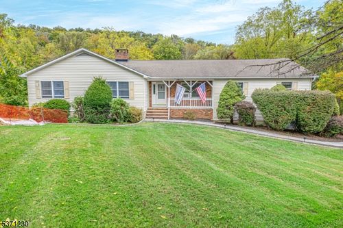 1821 County Rd 565, Sussex, NJ, 07461-4903 | Card Image