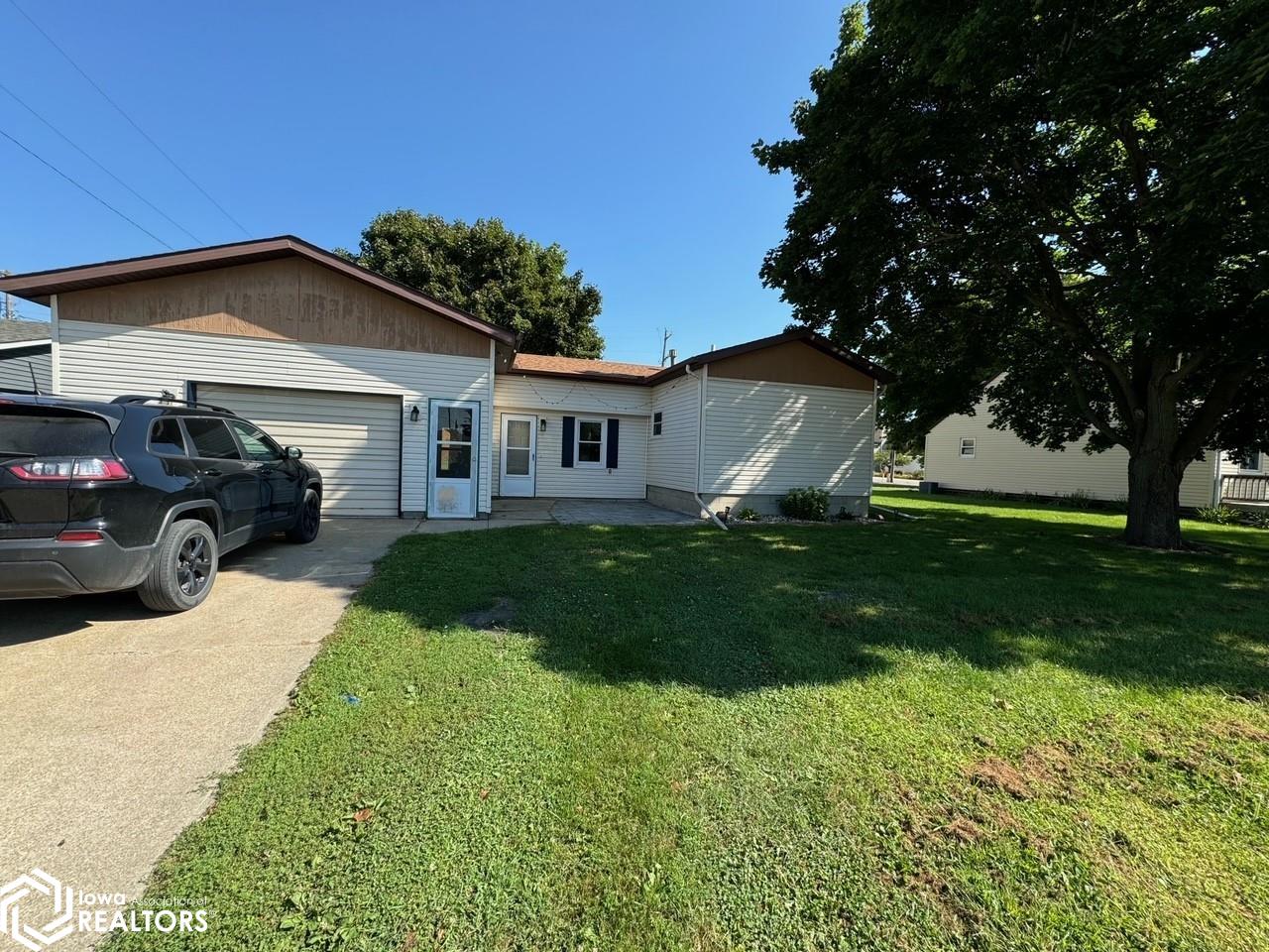 Kossuth St, Whittemore, IA 50598