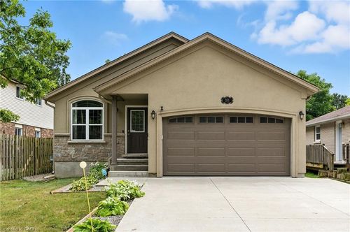 331 Clyde Rd, Cambridge, ON, N1R1L4 | Card Image