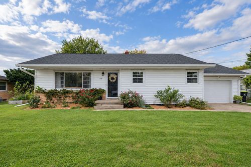 110 S Sunrise Street, Roanoke, IL, 61561 | Card Image