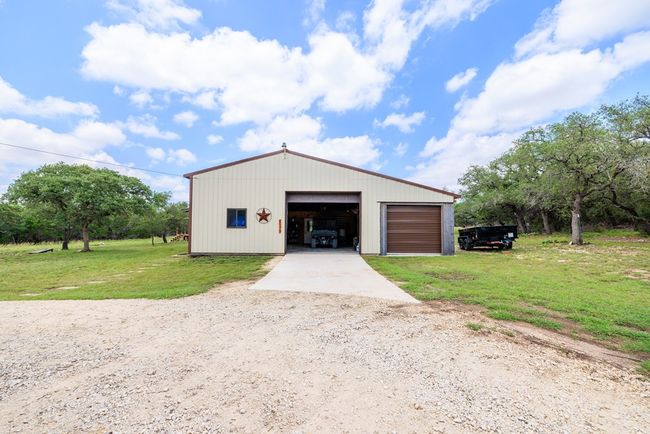 221 Coyote Trl, Home with 2 bedrooms, 2 bathrooms and 2 parking in Harper TX | Image 17