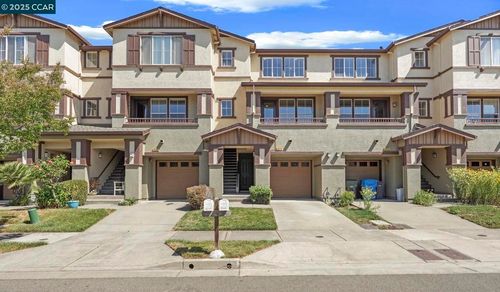 2575 Edgewater Dr, Santa Rosa, CA, 95407-4588 | Card Image