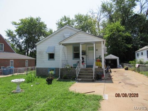 210 Habecking Dr, Saint Louis, MO, 63137-3911 | Card Image