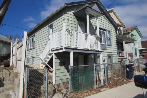 946 W Windlake Avenue, Milwaukee, WI, 53204 | Card Image