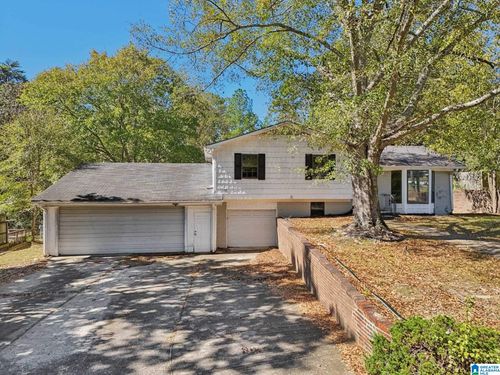 8400 Country Cir, PINSON, AL, 35126-2626 | Card Image