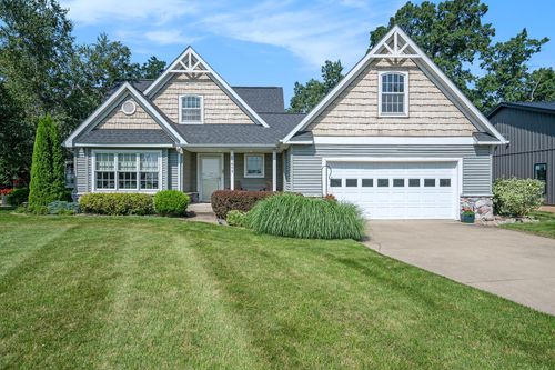 61672 Crystal Beach Dr, Sturgis, MI, 49091-8306 | Card Image
