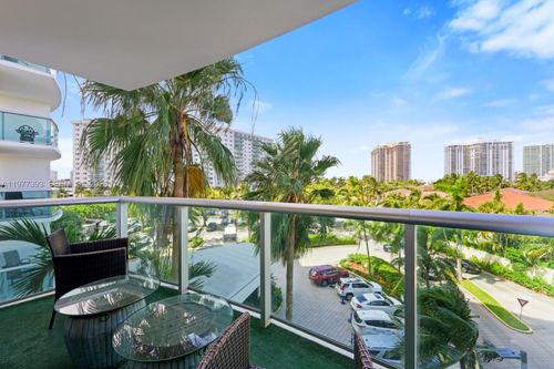 422-19370 Collins Ave, Sunny Isles Beach, FL, 33160-2204 | Card Image