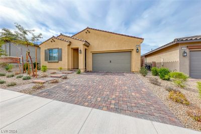 697 Sunray Park Street, House other with 3 bedrooms, 1 bathrooms and null parking in Henderson NV | Image 1