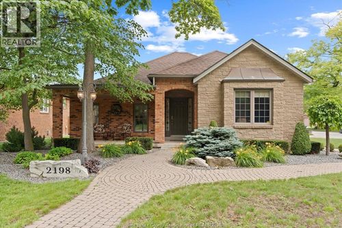 2198 Suzanne St, LaSalle, ON, N9H2K3 | Card Image