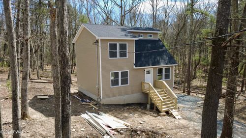 101 Pine Dr, Shohola, PA, 18458-4118 | Card Image