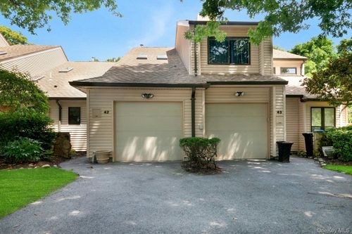 42 Hudson Watch Dr, Ossining, NY, 10562-2443 | Card Image