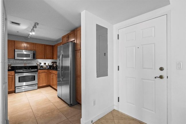 APT-507 - 8390 Sw 72 Nd Ave, Condo with 2 bedrooms, 2 bathrooms and null parking in Miami FL | Image 8