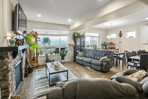 38-47042 Macfarlane Pl, Chilliwack, BC, V2R0P3 | Card Image