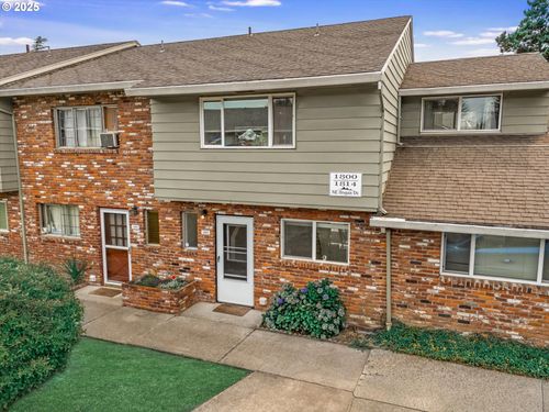 1802 Ne Hogan Dr, Gresham, OR, 97030-4144 | Card Image