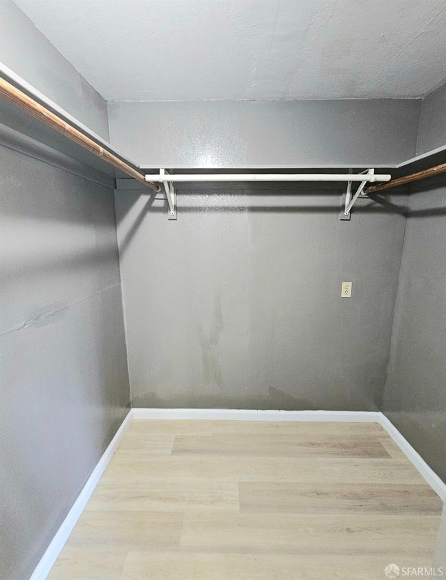 21235 Kahlert St, House other with 3 bedrooms, 2 bathrooms and 1 parking in Castro Valley CA | Image 39